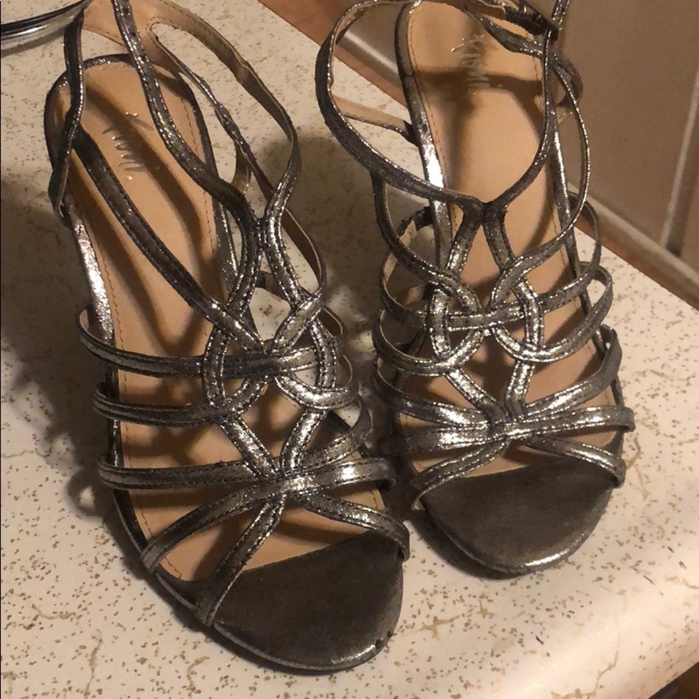 Women’s shoes